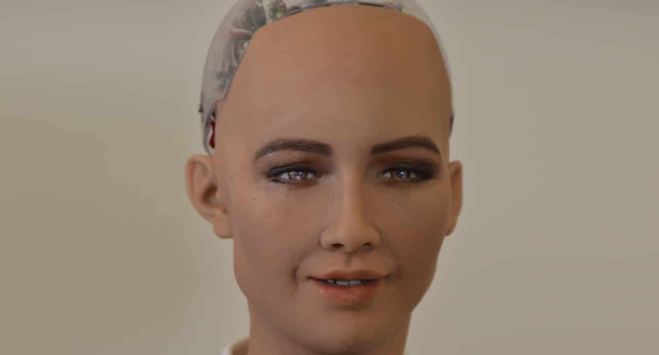 Makers of Sophia plan to sell “thousands” of robots this year