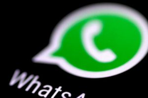 A new option for voice messages is rolled out by WhatsApp